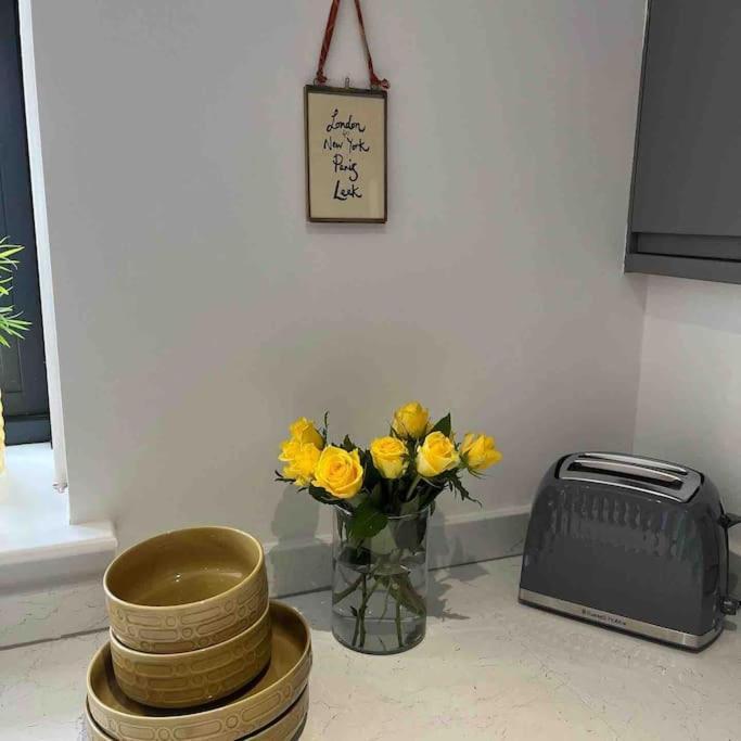 No5 At 53 - 2 Bed Apartment In Leek, Staffs Peak District Kültér fotó