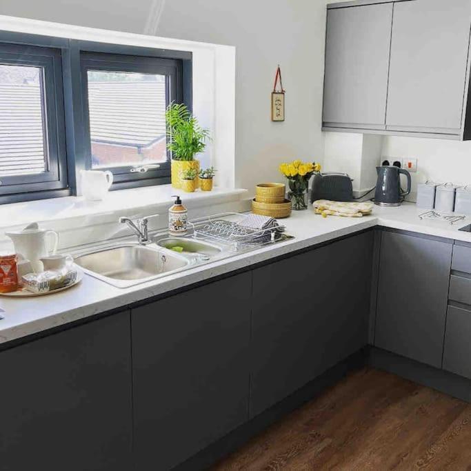 No5 At 53 - 2 Bed Apartment In Leek, Staffs Peak District Kültér fotó
